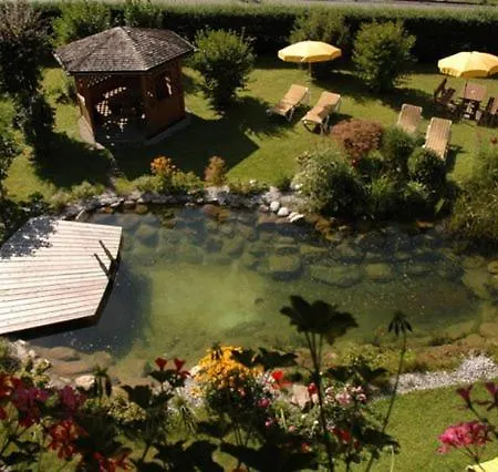 Hotel-garni Almhof Konukevi