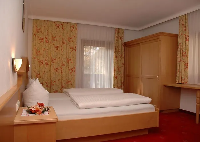 Pensión Hotel-garni Almhof 3*