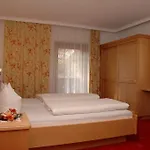 Penzion Hotel-garni Almhof 3*